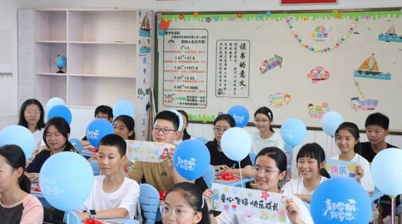 【心舟润德】怦然“新”动，满“新”欢喜——碧波中学2025—2026学年第一学期开学萌新活动