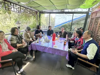 【行舟风采】桑榆未晚，霞映重阳——碧波中学退休教师重阳节主题活动